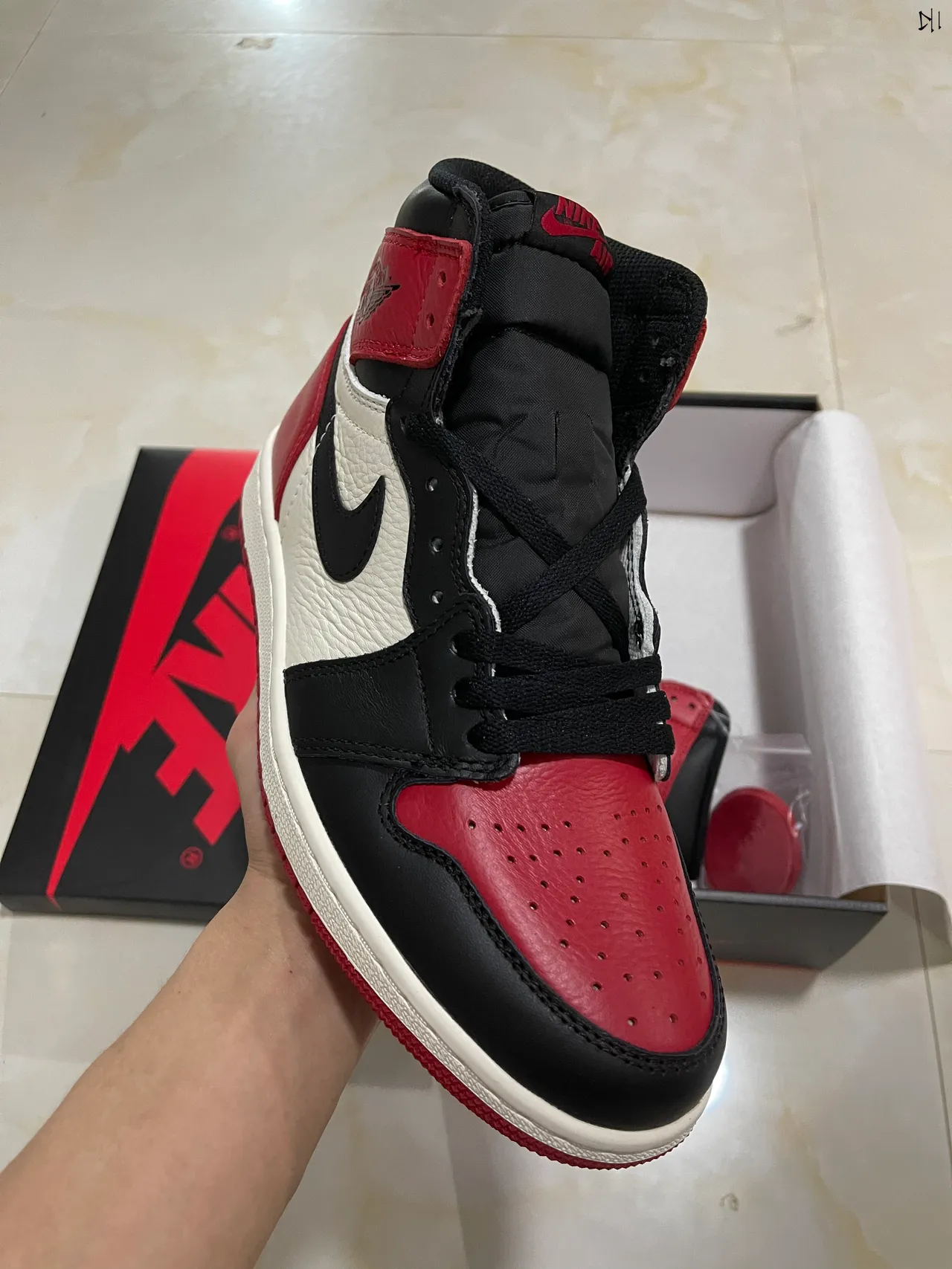 Zapatillas de baloncesto Air Jordan 1 High negro blanco rojo 2