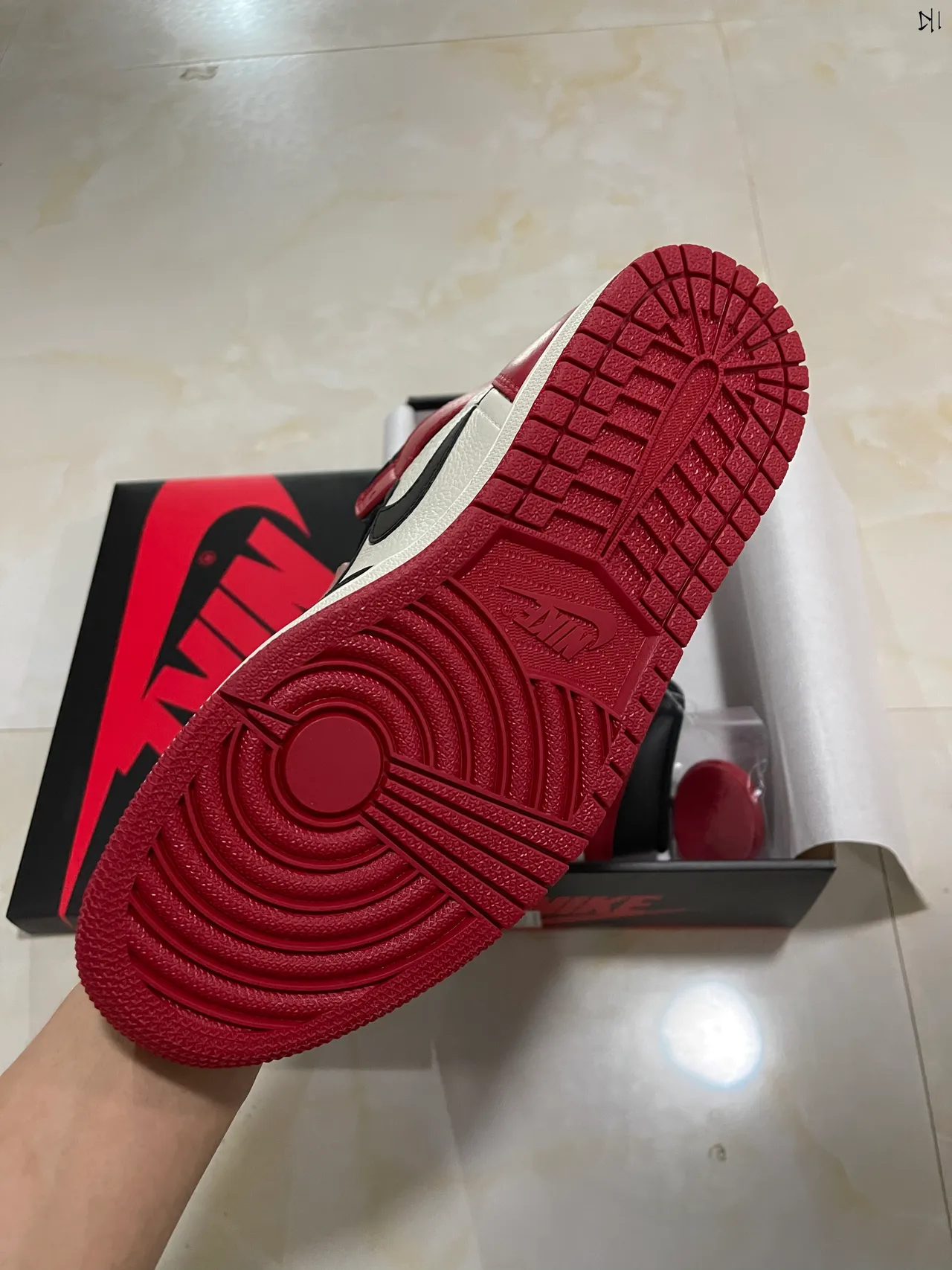 Zapatillas de baloncesto Air Jordan 1 High negro blanco rojo 4