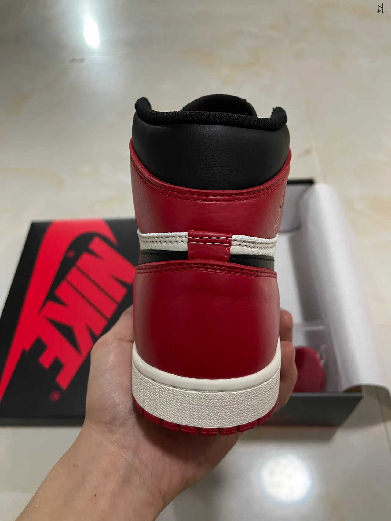 Zapatillas de baloncesto Air Jordan 1 High negro blanco rojo 6