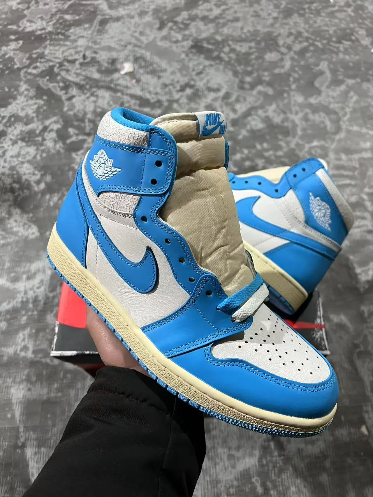 Air Jordan 1 High Blue and Cream Leather Basketball Shoes 2