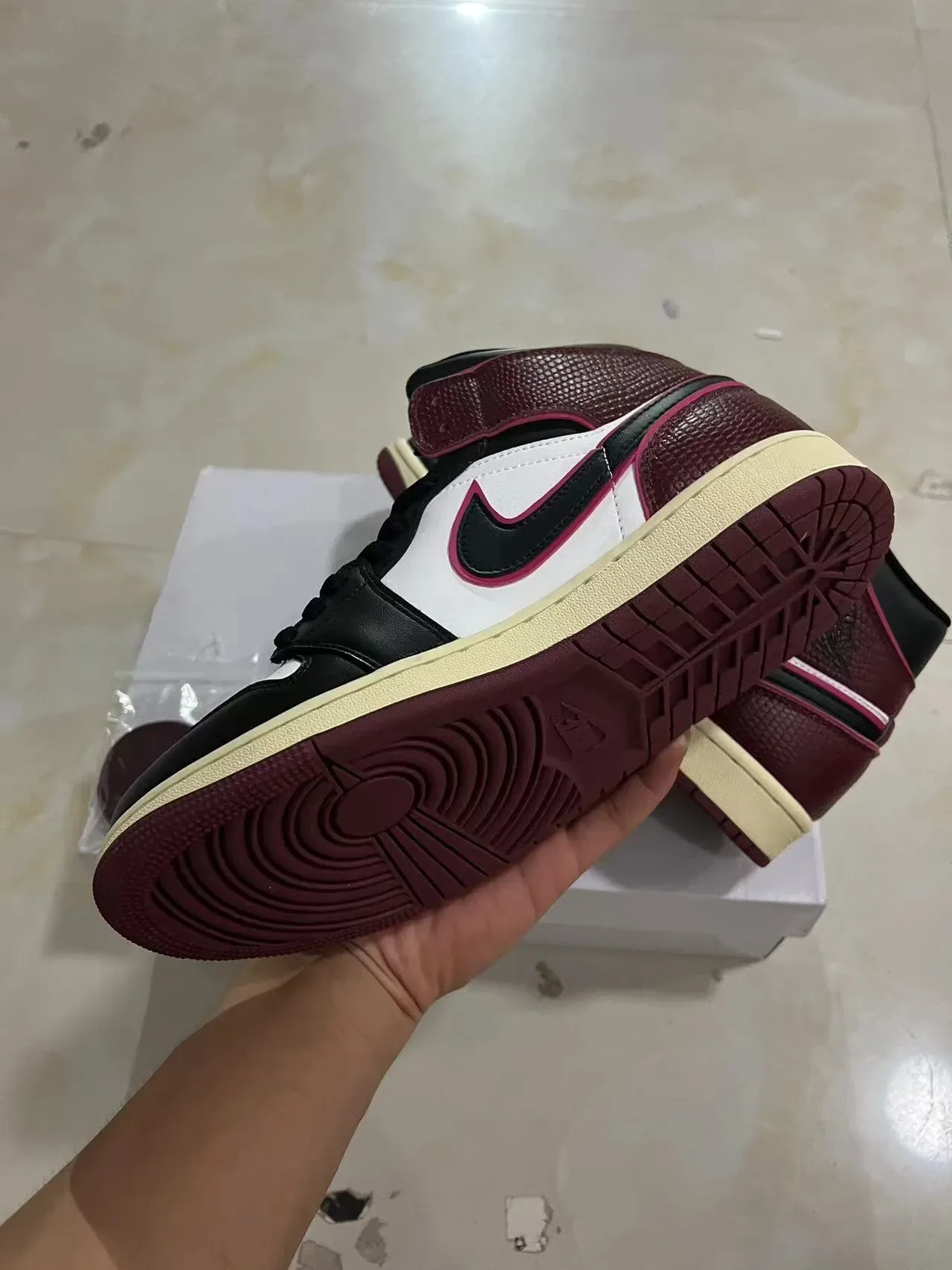 Air Jordan 1 High Burgundy Pink Black White أحذية كرة السلة 5