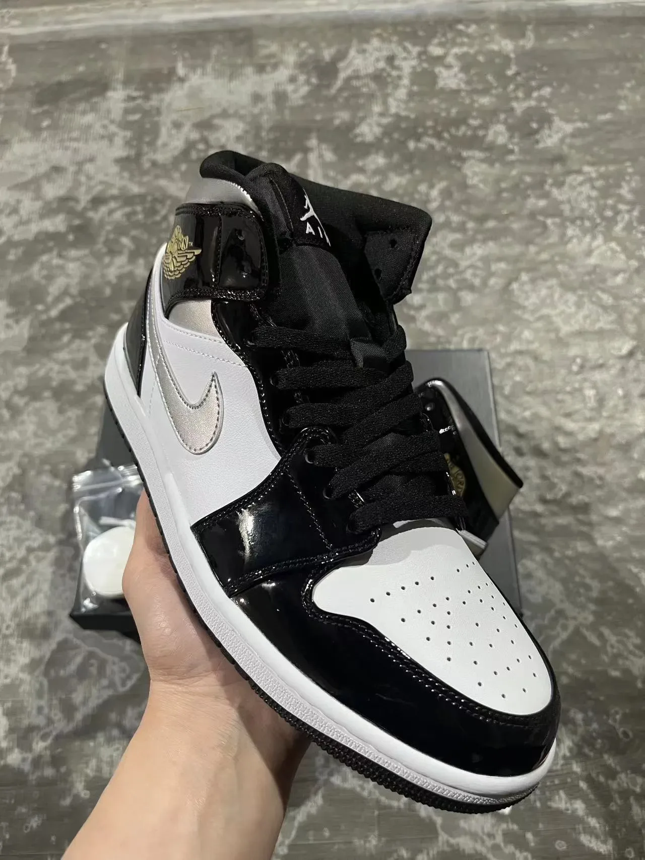 Air Jordan 1 High Noir Brillant Blanc Argent Métallique Chaussures de Basketball 2