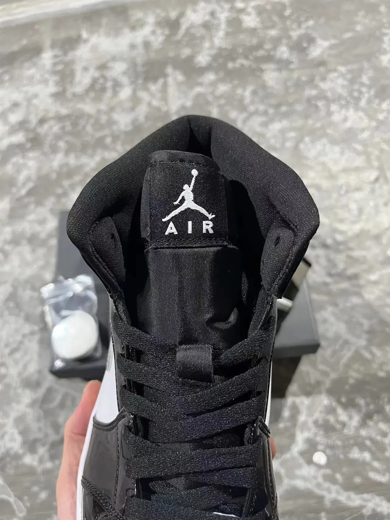 Air Jordan 1 High Noir Brillant Blanc Argent Métallique Chaussures de Basketball 4