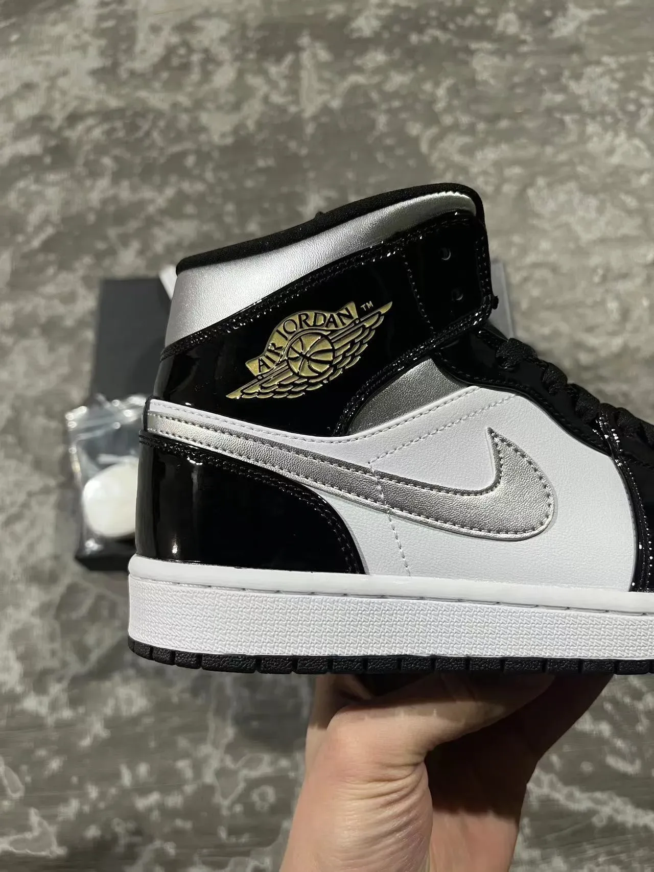 Air Jordan 1 High Noir Brillant Blanc Argent Métallique Chaussures de Basketball 7