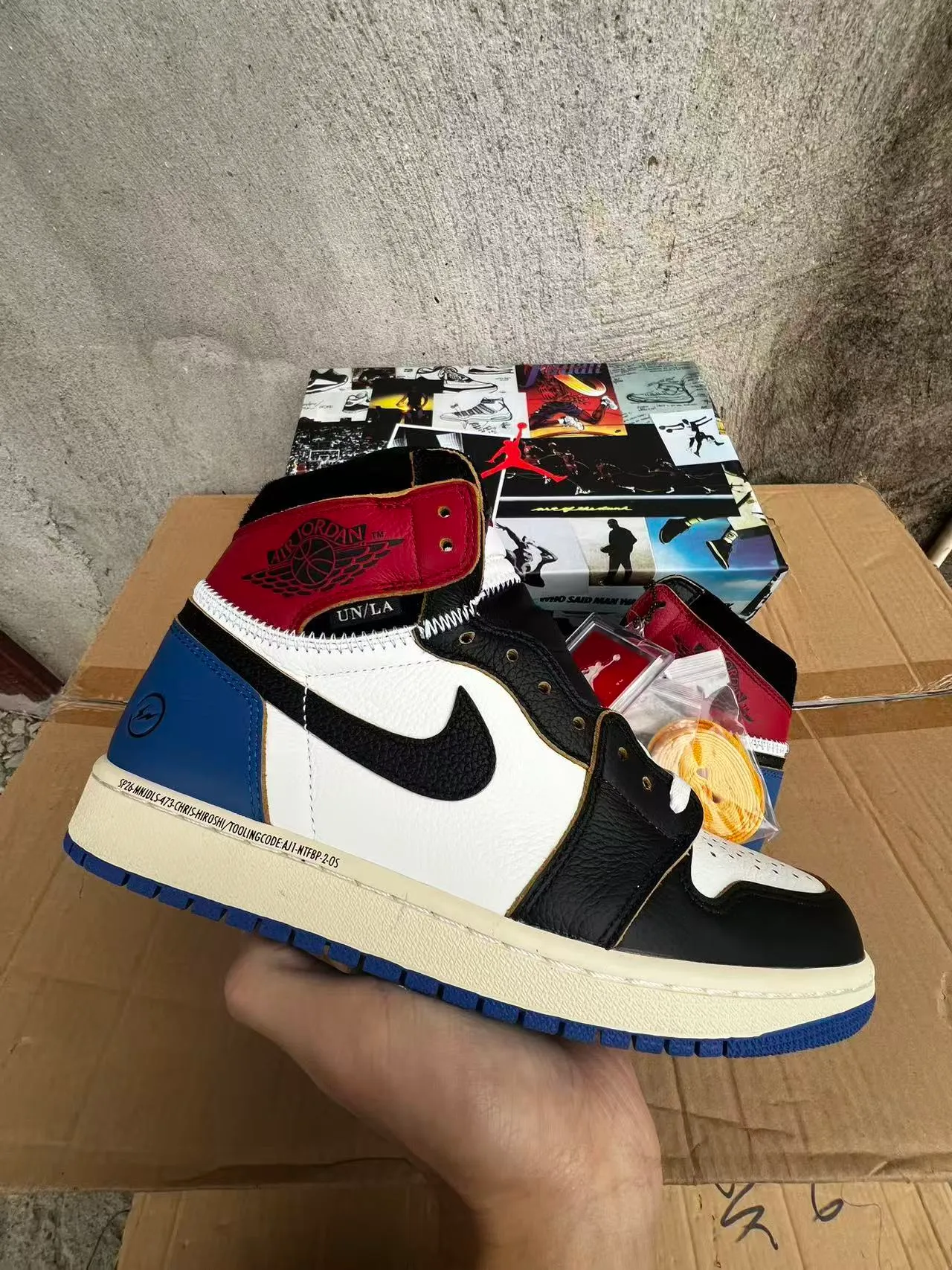 Chaussures de basketball en cuir multicolore Air Jordan 1 High 1
