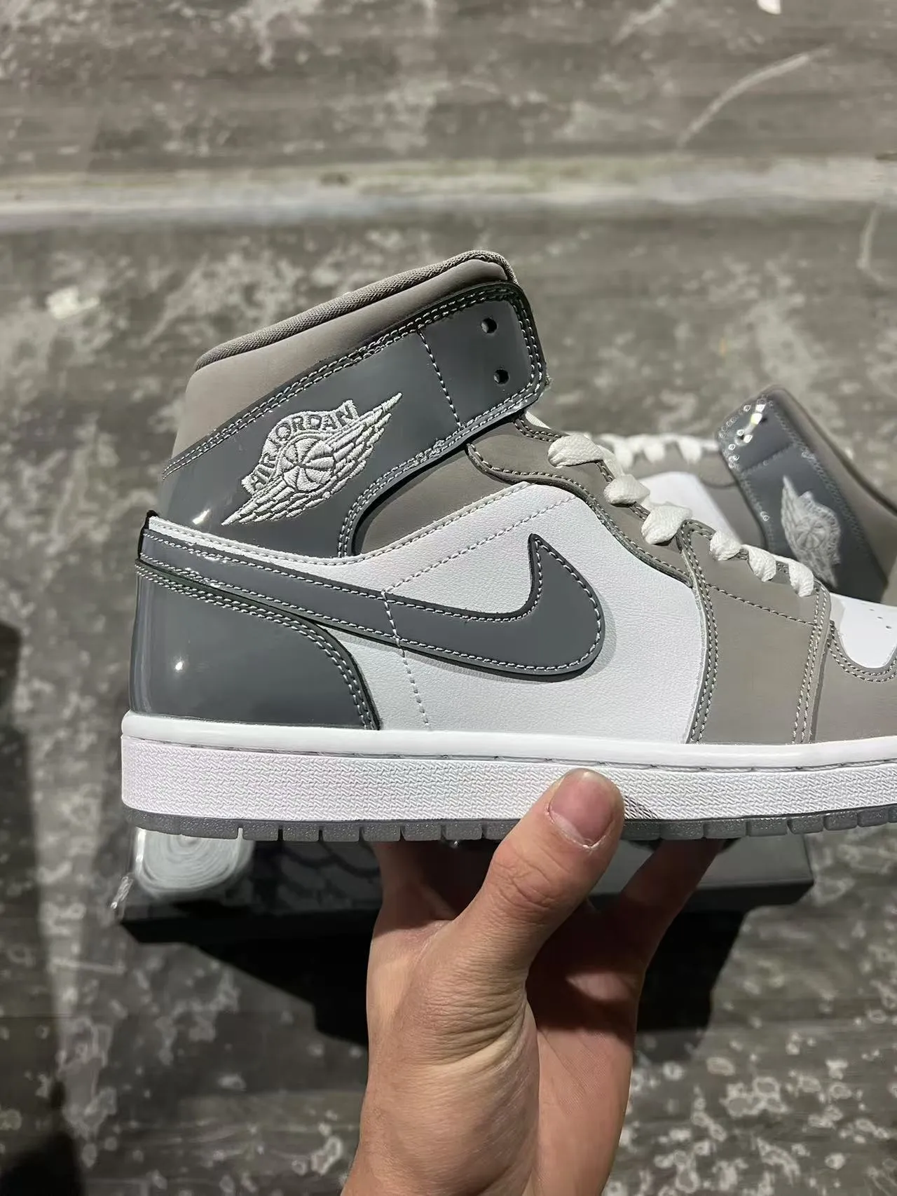 Air Jordan 1 High Top Gris Zapatillas de Baloncesto de Cuero Patentado y Cuero 7