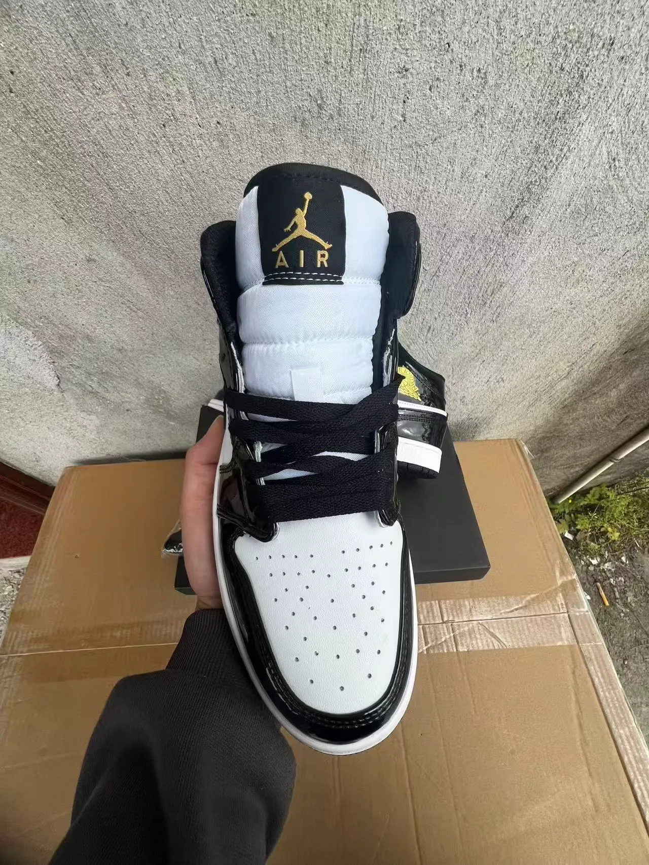 Air Jordan 1 Patent Leather Black White Gold Basketball Shoes 3