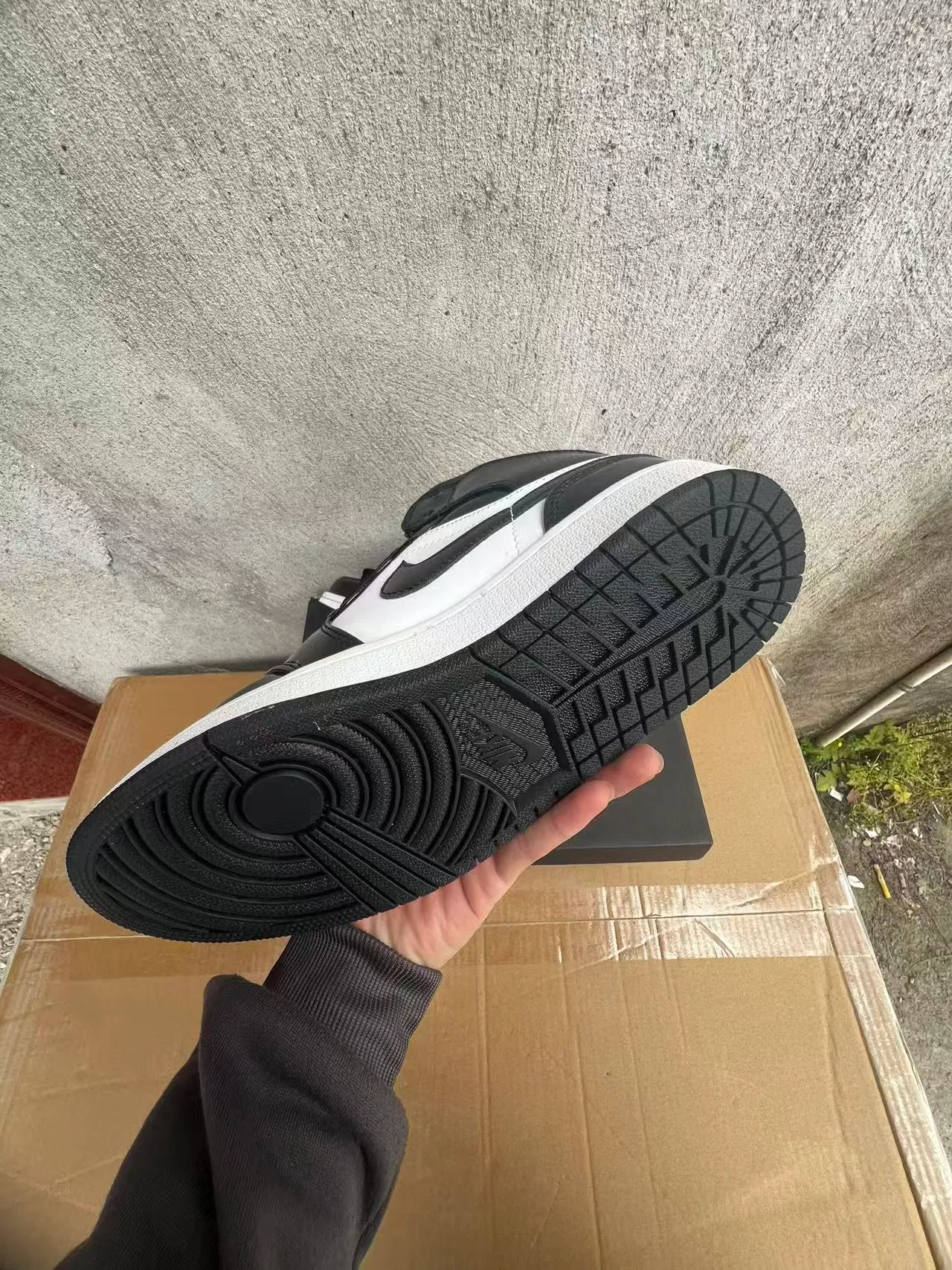 Air Jordan 1 Patent Leather Black White Gold Basketball Shoes 6