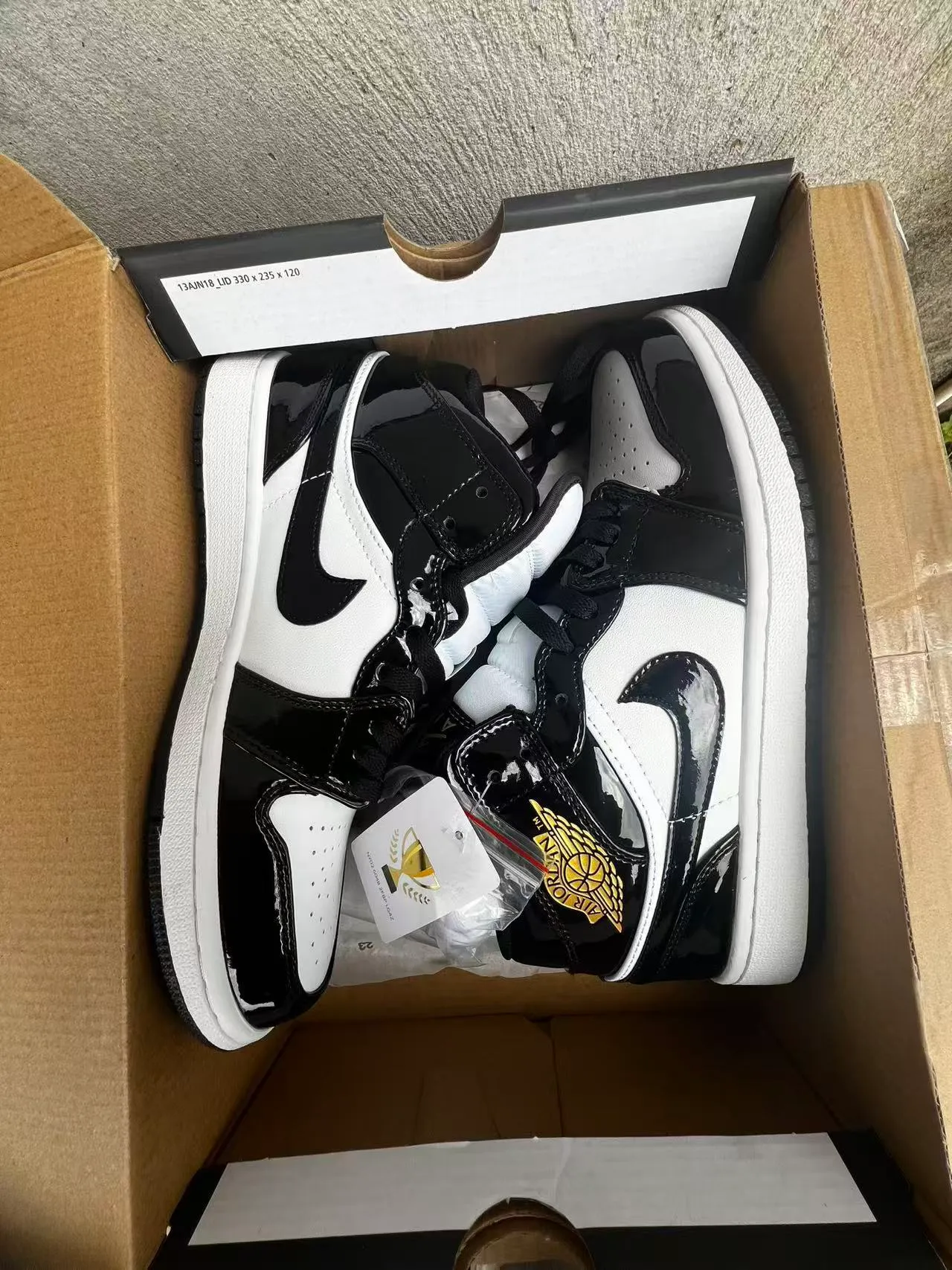 Air Jordan 1 Patent Leather Black White Gold Basketball Shoes 9