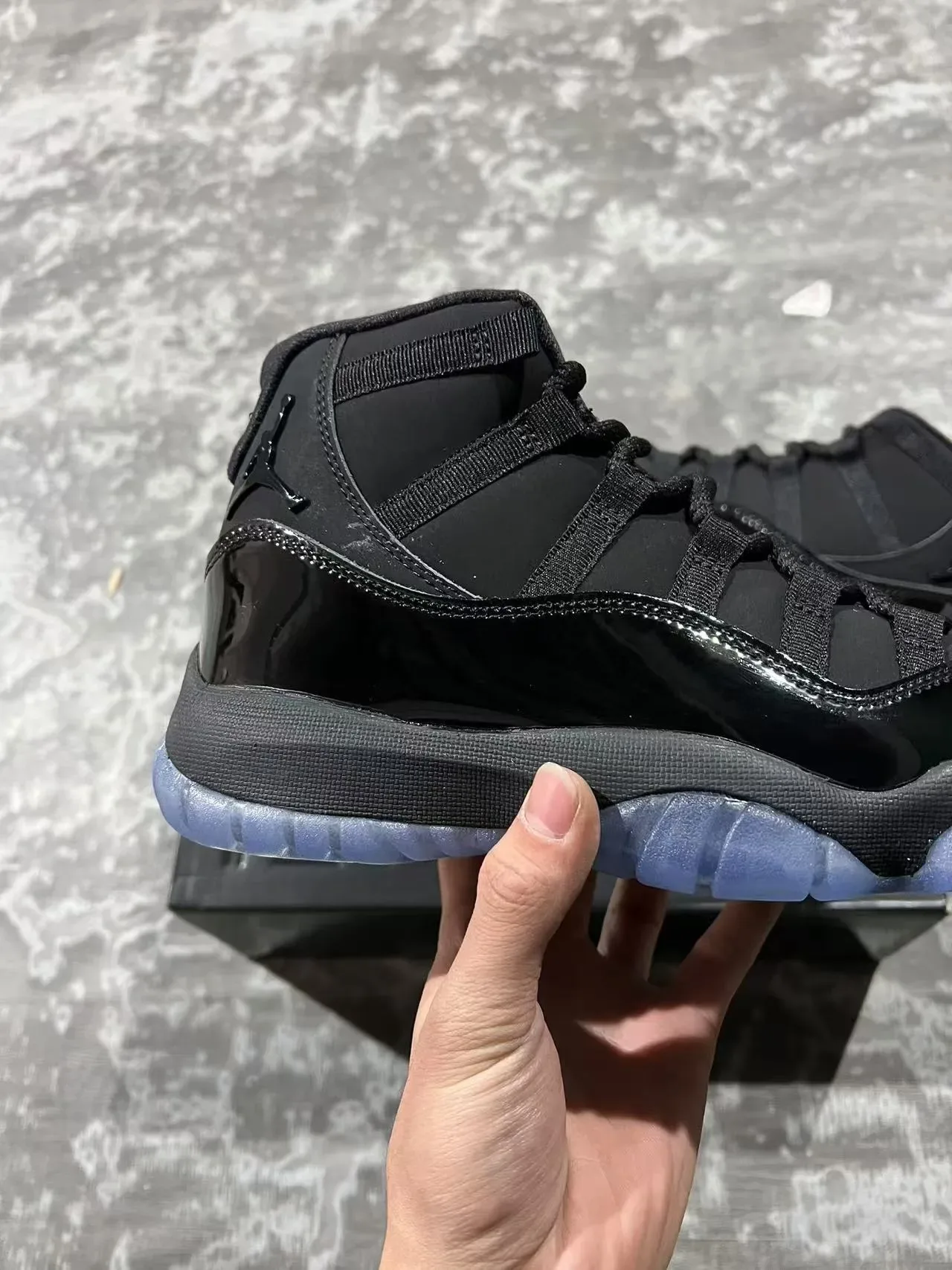 Air Jordan 11 Chaussures de Basket Noir Icy Blue 7