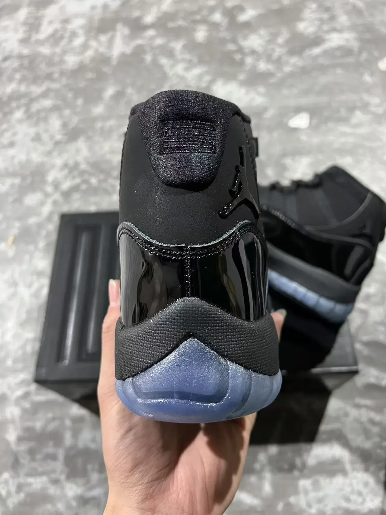 Air Jordan 11 Chaussures de Basket Noir Icy Blue 8