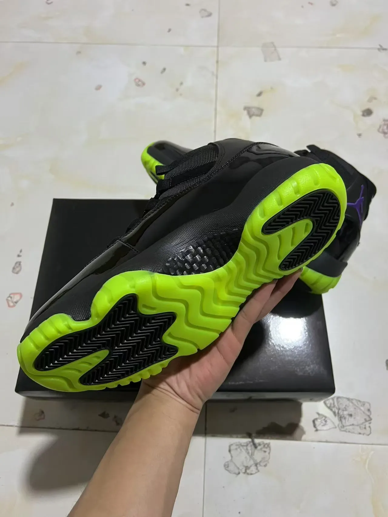 Air Jordan 11 Chaussures de basketball Noir Néon Vert 6