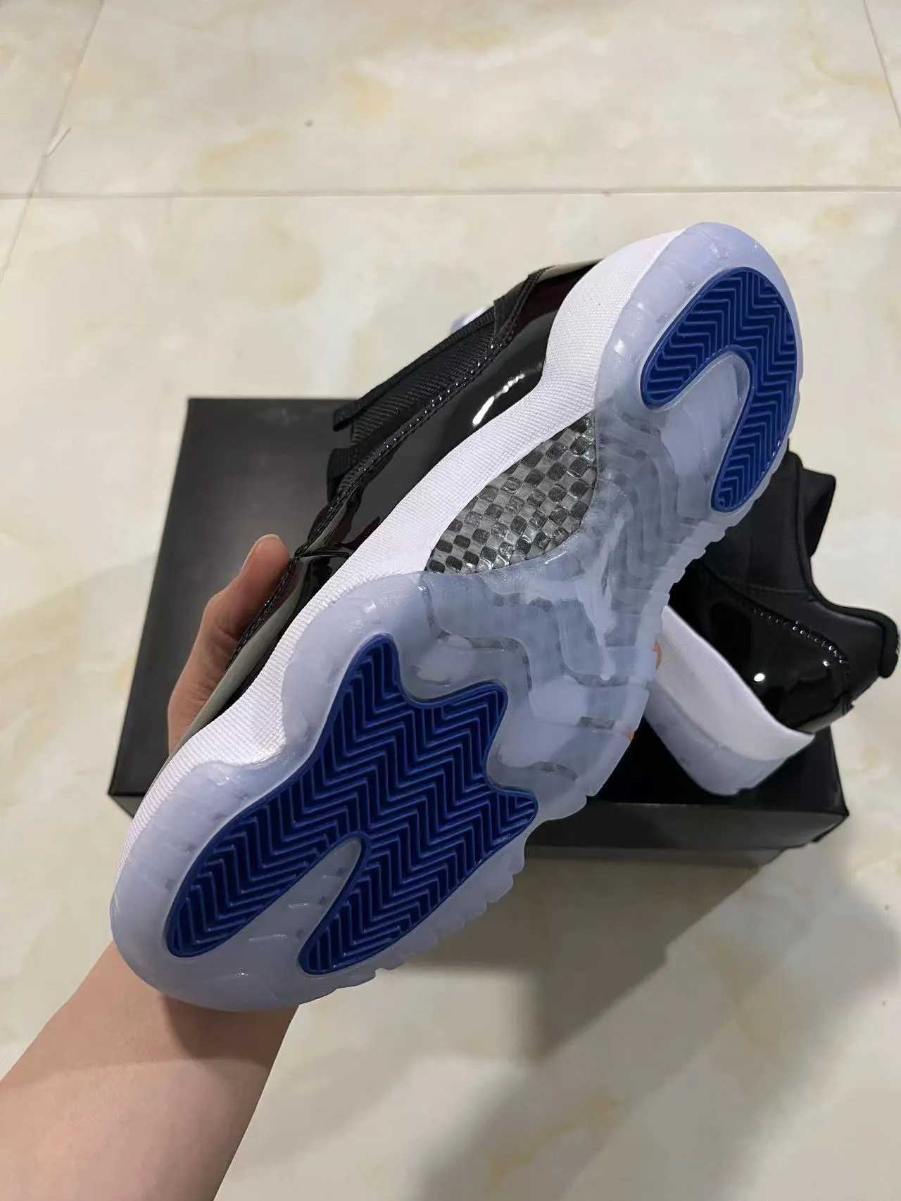 Air Jordan 11 Black White Patent Leather Basketball Shoes 8