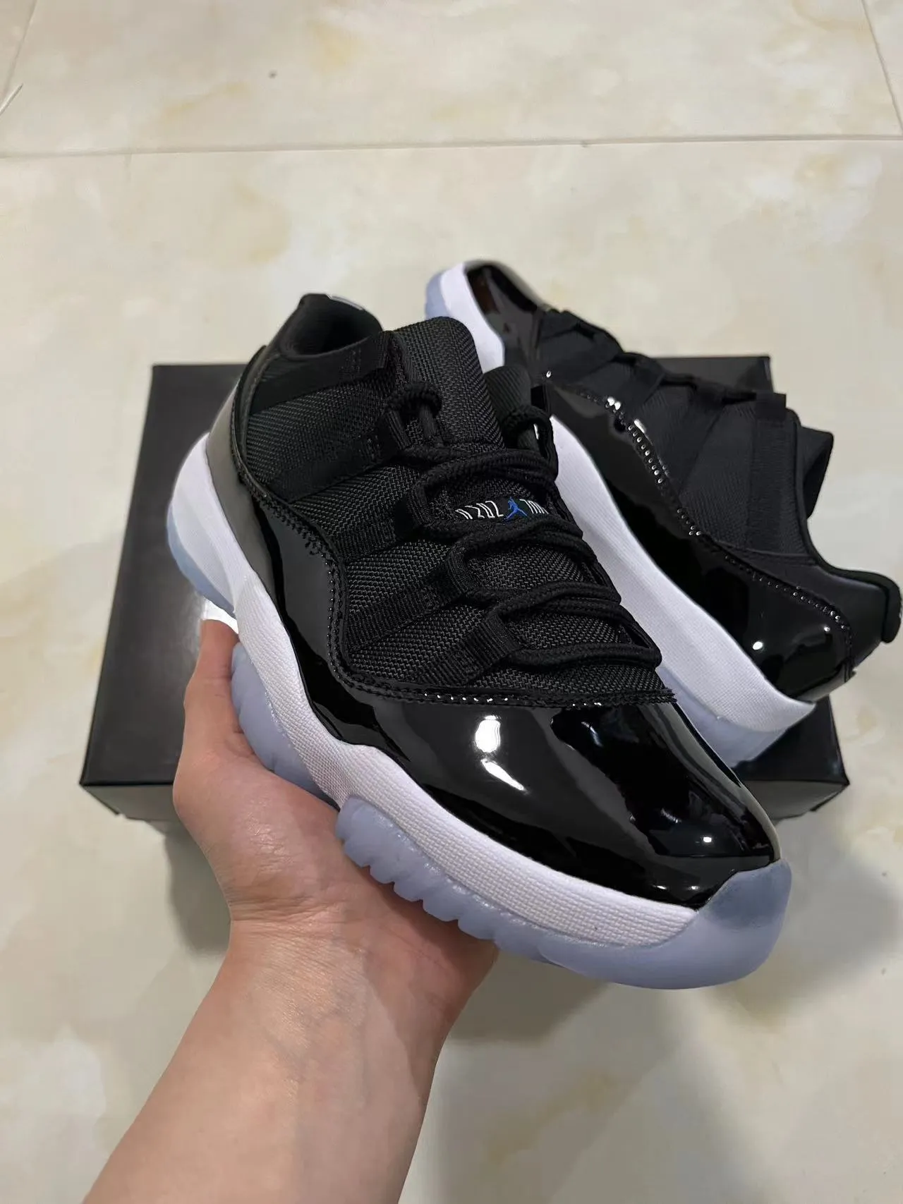 Air Jordan 11 Black White Patent Leather Basketball Shoes 12