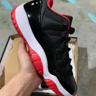 Air Jordan 11 Zapatillas de baloncesto de cuero patentado negro blanco rojo