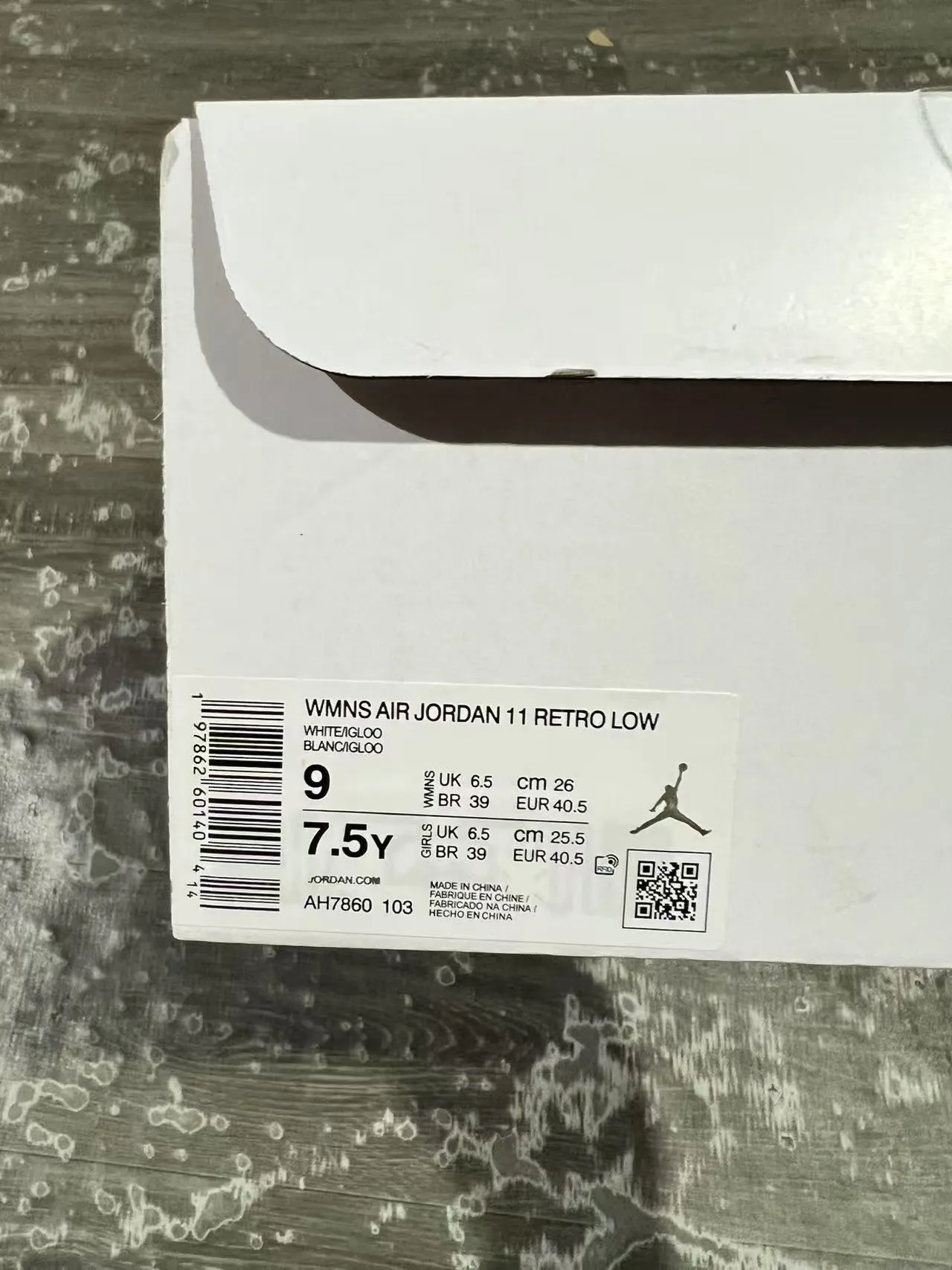 Tênis de basquete Air Jordan 11 em couro envernizado verde-menta 10