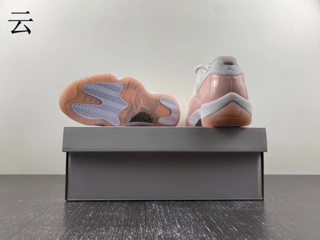 Air Jordan 11 Pale Pink Patent Leather Basketball Shoes 18