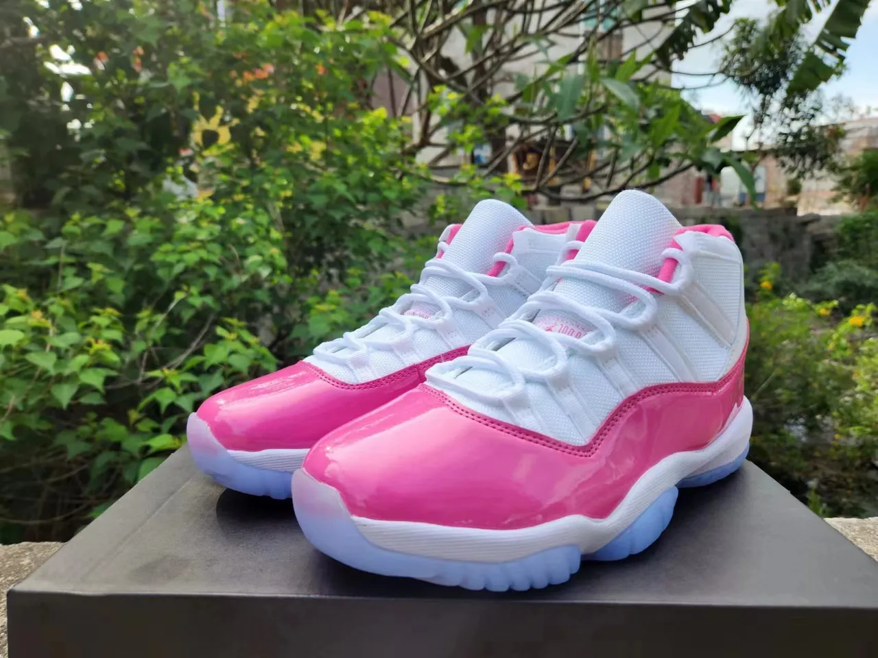 Air Jordan 11 Pink Patent Leather Basketball Shoes 2