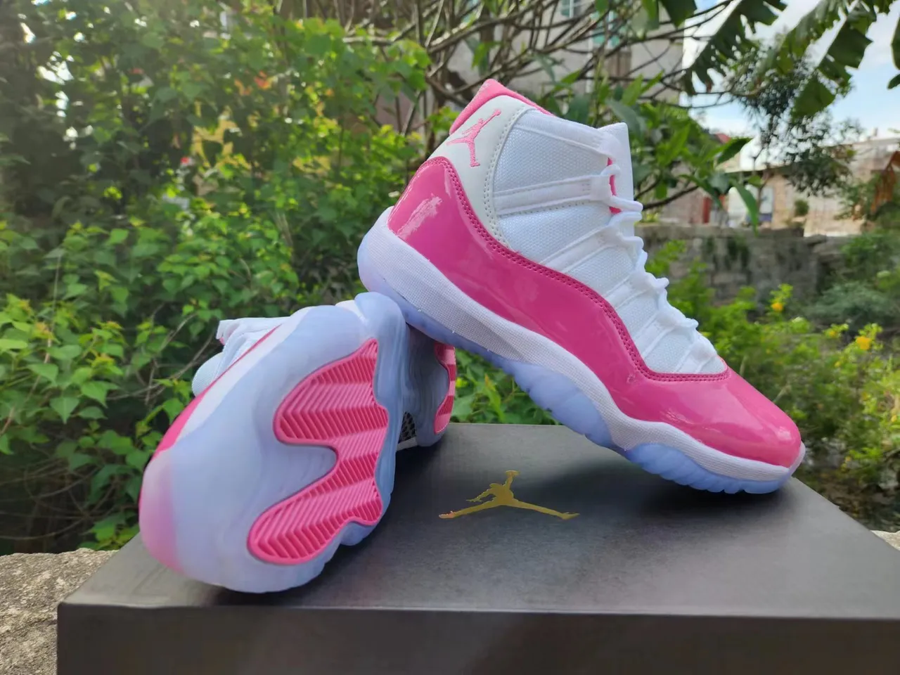 Air Jordan 11 Pink Patent Leather Basketball Shoes 3