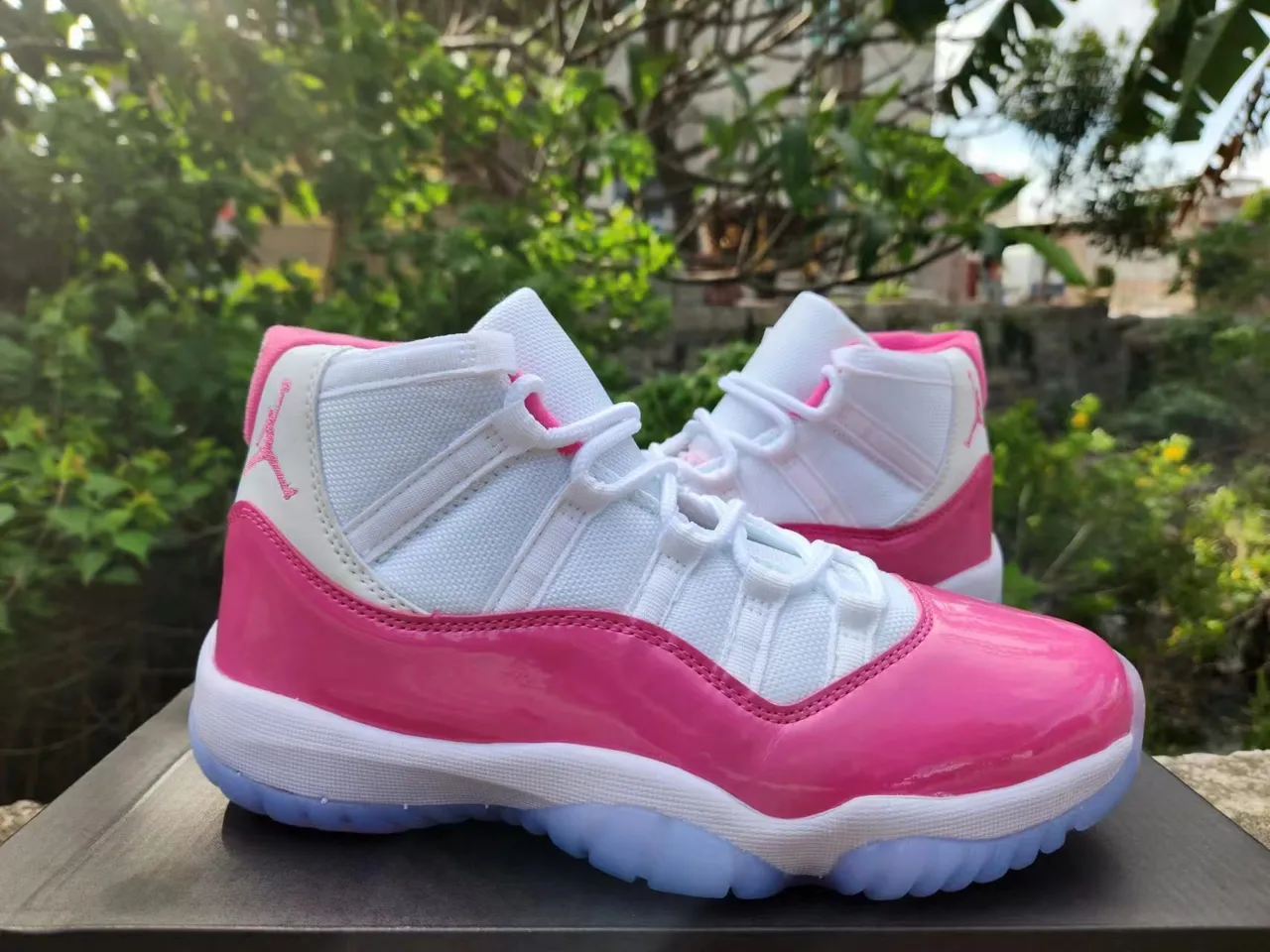Air Jordan 11 Pink Patent Leather Basketball Shoes 4