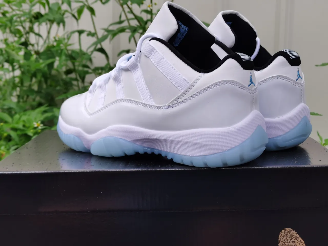Air Jordan 11 White Icy Blue Black Basketball Shoes 2