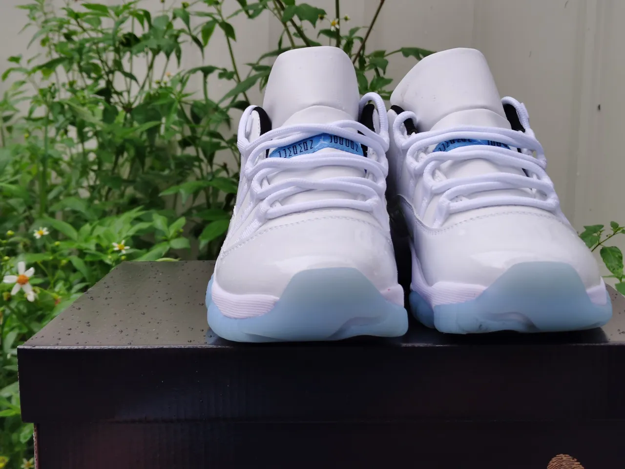 Air Jordan 11 White Icy Blue Black Basketball Shoes 3