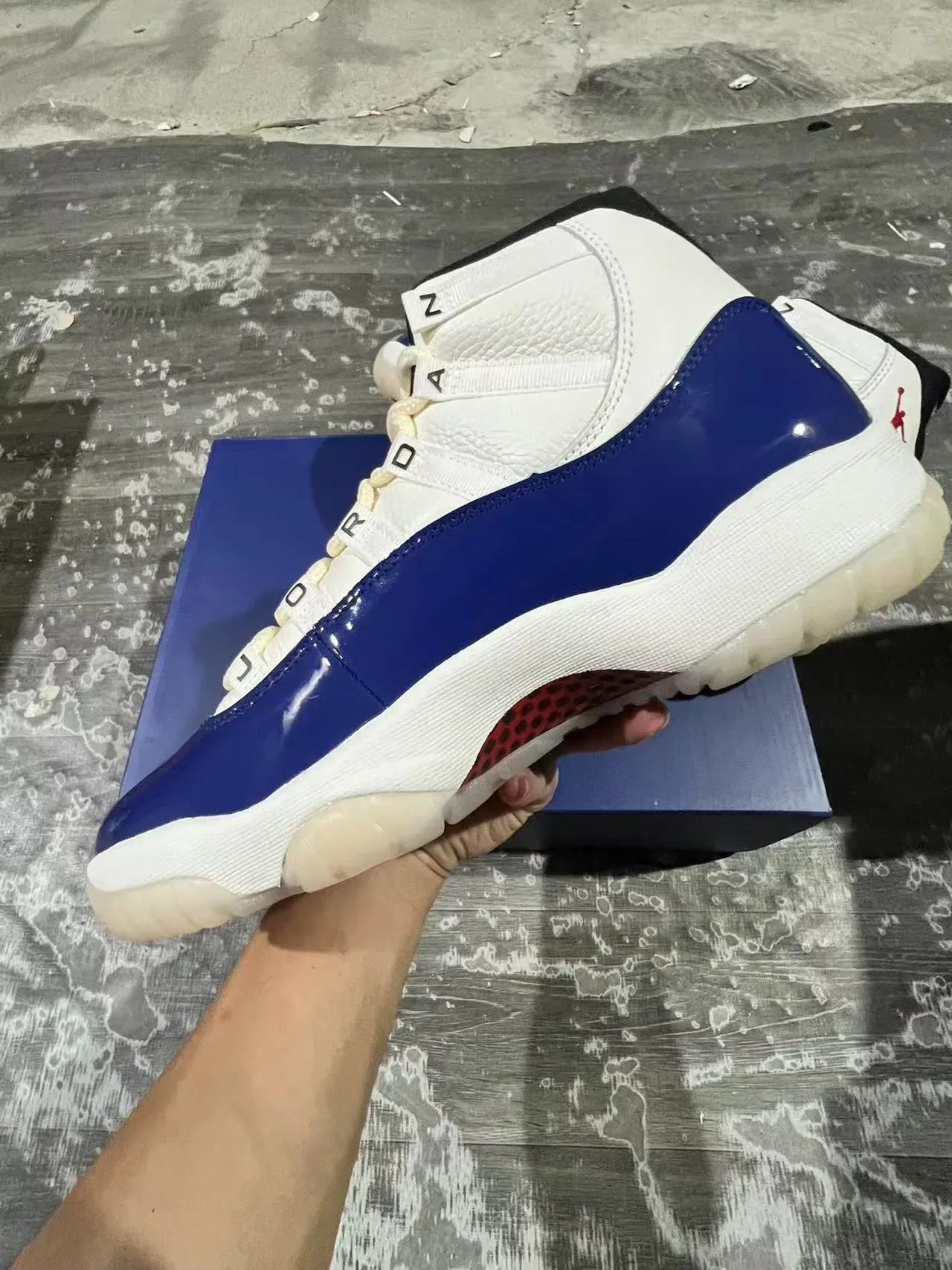 Air Jordan 11 Tênis de Basquete Branco Azul Royal Couro Patentado 5