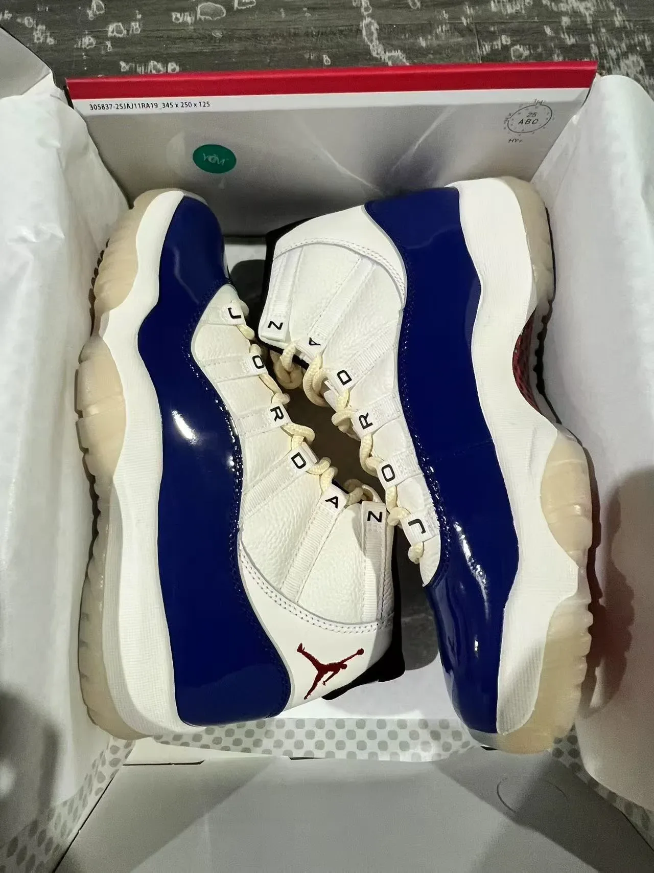 Air Jordan 11 Tênis de Basquete Branco Azul Royal Couro Patentado 9