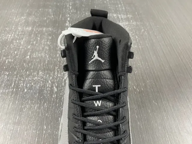 Air Jordan 12 Chaussures de Basketball Noires et Grises 8