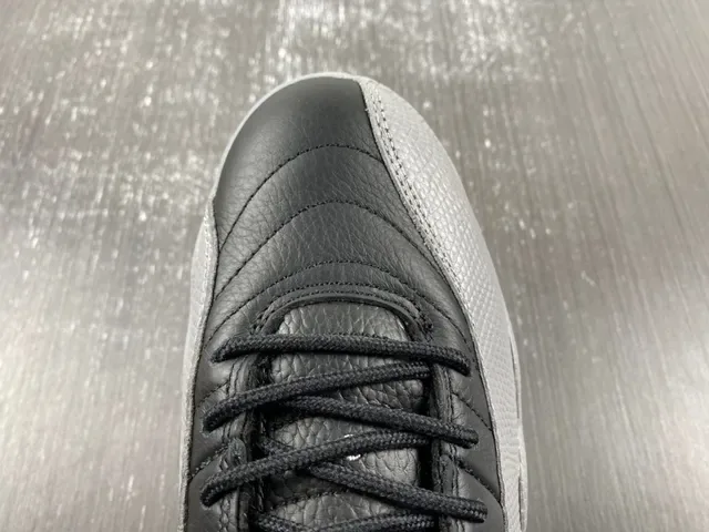 Air Jordan 12 Chaussures de Basketball Noires et Grises 9