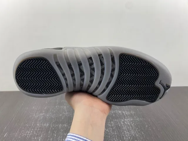 Air Jordan 12 Chaussures de Basketball Noires et Grises 11