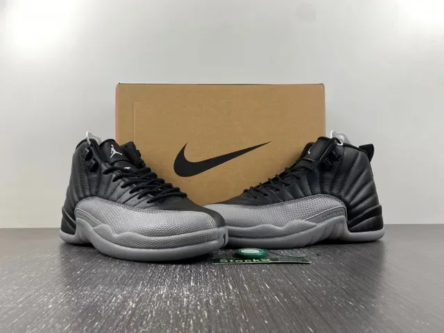 Air Jordan 12 Chaussures de Basketball Noires et Grises 14