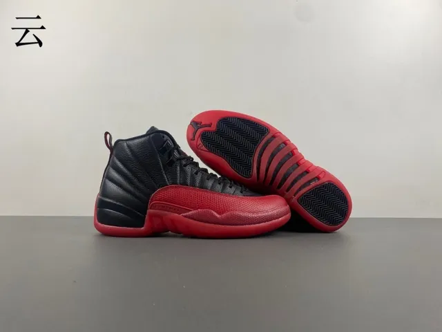 Chaussures de basketball Air Jordan 12 noir et rouge 3