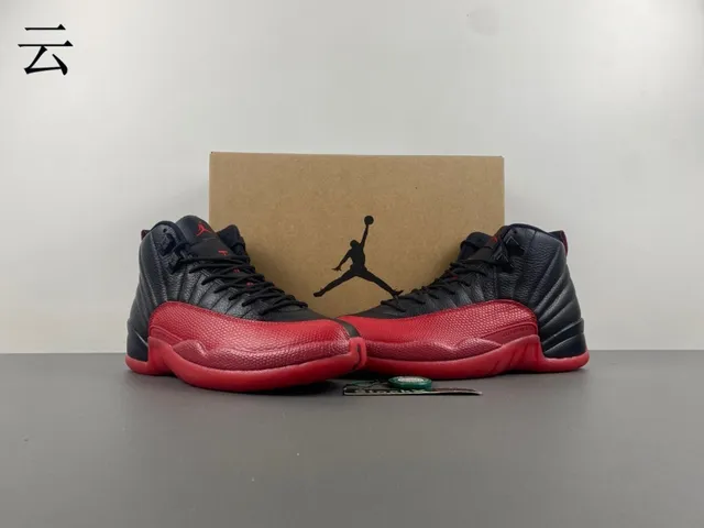 Chaussures de basketball Air Jordan 12 noir et rouge 5