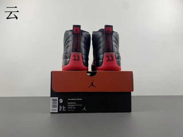 Chaussures de basketball Air Jordan 12 noir et rouge 8