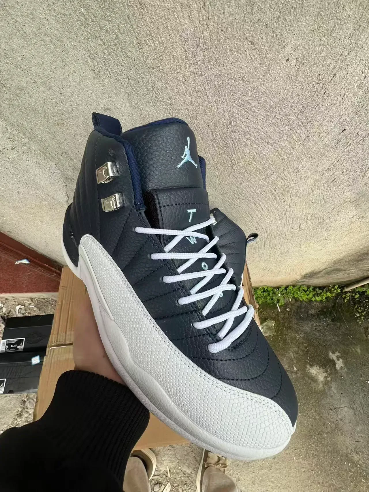Air Jordan 12 Tênis de Basquete de Couro Acolchoado Navy e Branco 2