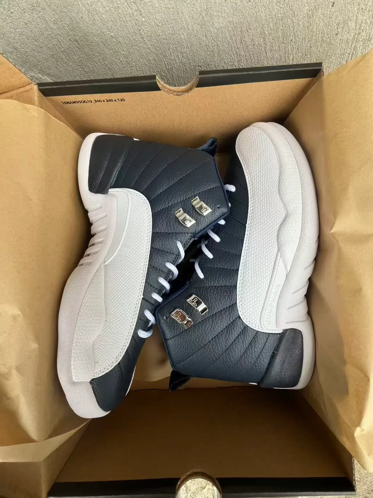 Air Jordan 12 Tênis de Basquete de Couro Acolchoado Navy e Branco 9
