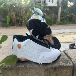 Air Jordan 14 白黑金篮球鞋