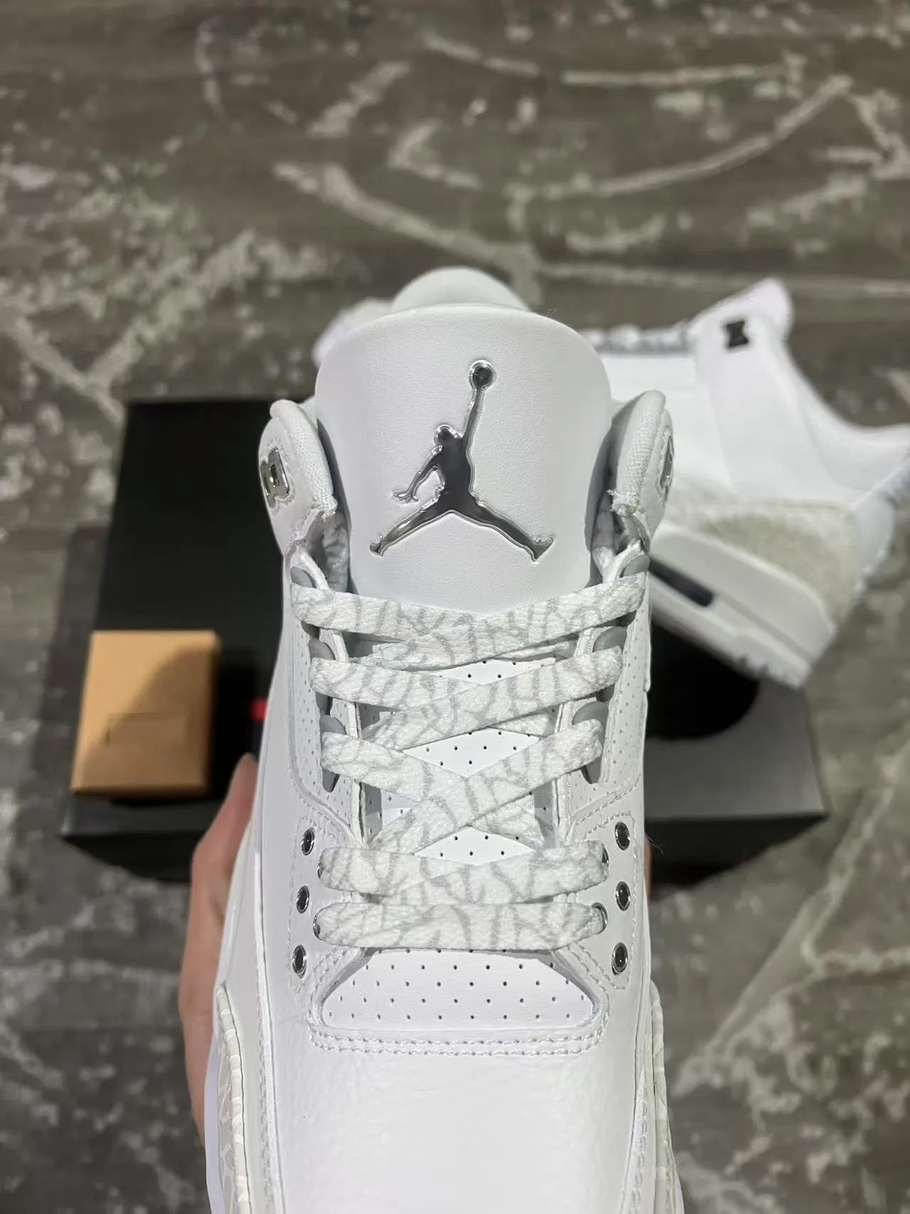 Air Jordan 3 White Elephant Print Basketball Shoes 4