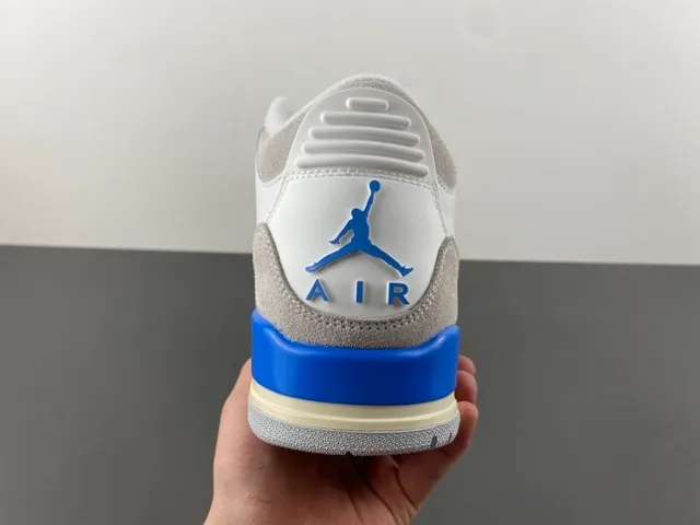 Chaussures de basketball Air Jordan 3 blanc gris clair bleu 4