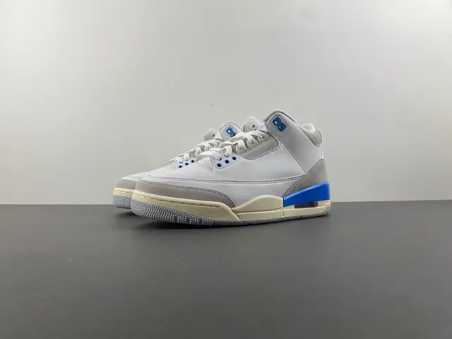 Chaussures de basketball Air Jordan 3 blanc gris clair bleu 10