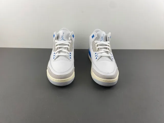 Chaussures de basketball Air Jordan 3 blanc gris clair bleu 11