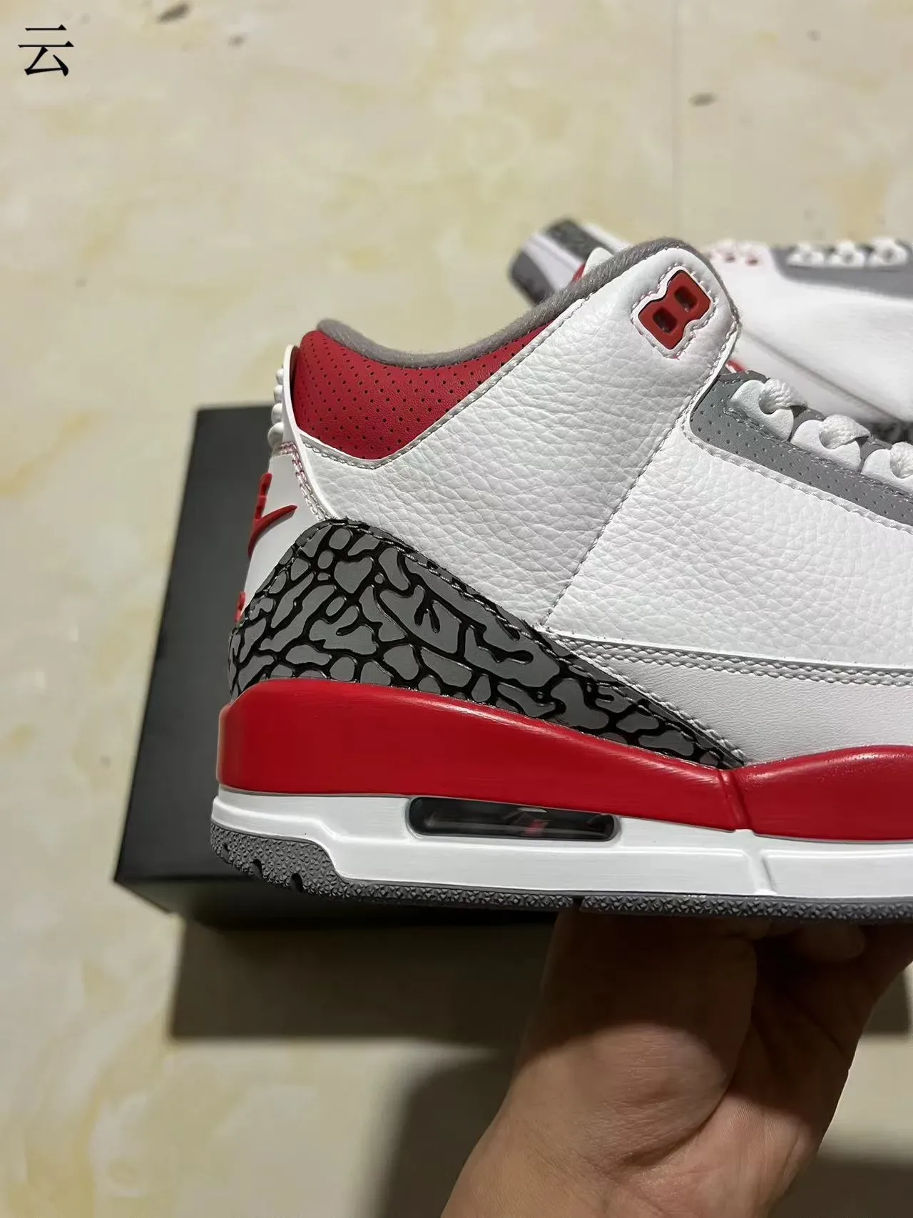 Air Jordan 3 Chaussures de Basketball Blanches et Rouges Éléphant 4