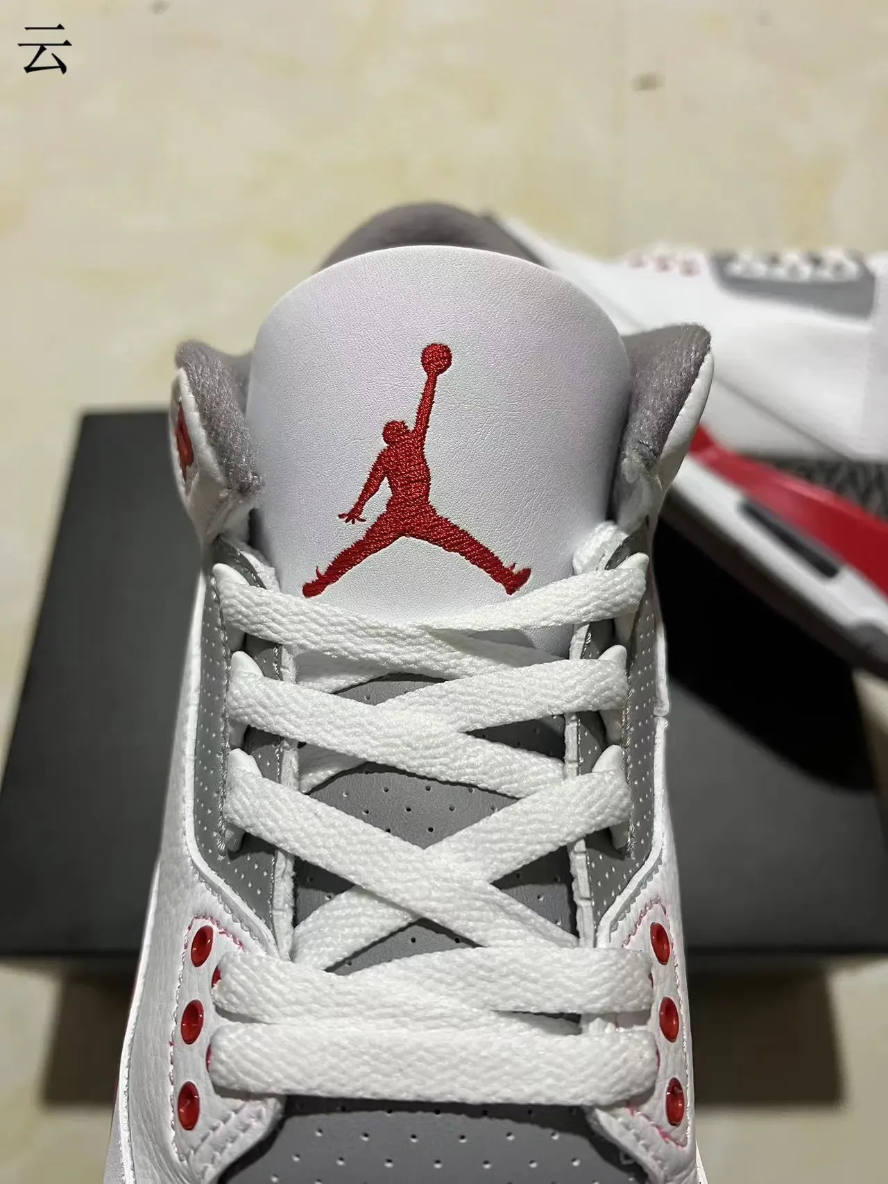 Air Jordan 3 Chaussures de Basketball Blanches et Rouges Éléphant 7