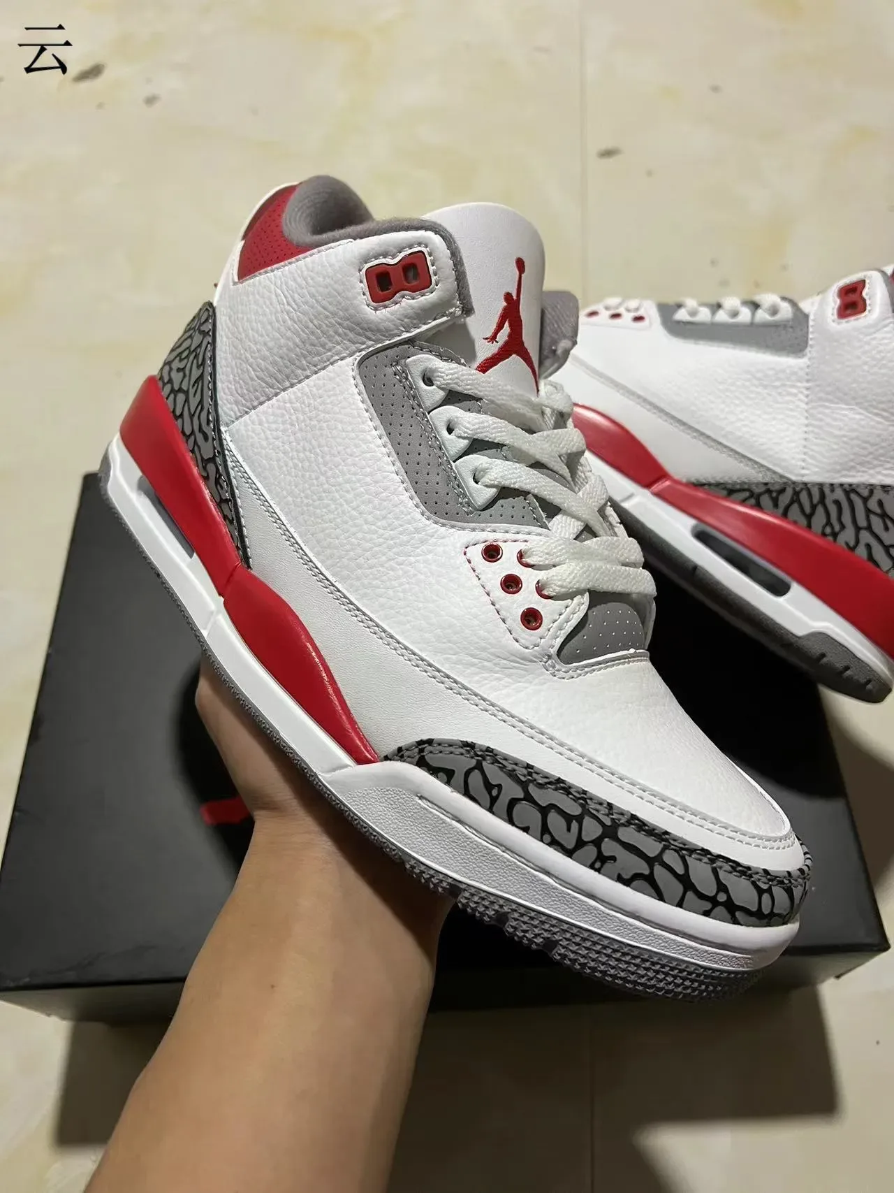 Air Jordan 3 Chaussures de Basketball Blanches et Rouges Éléphant 9