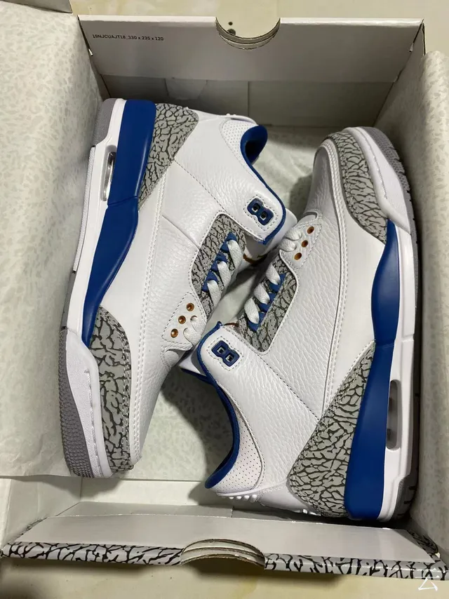Tênis de basquete Air Jordan 3 branco e azul royal com estampa de elefante 7