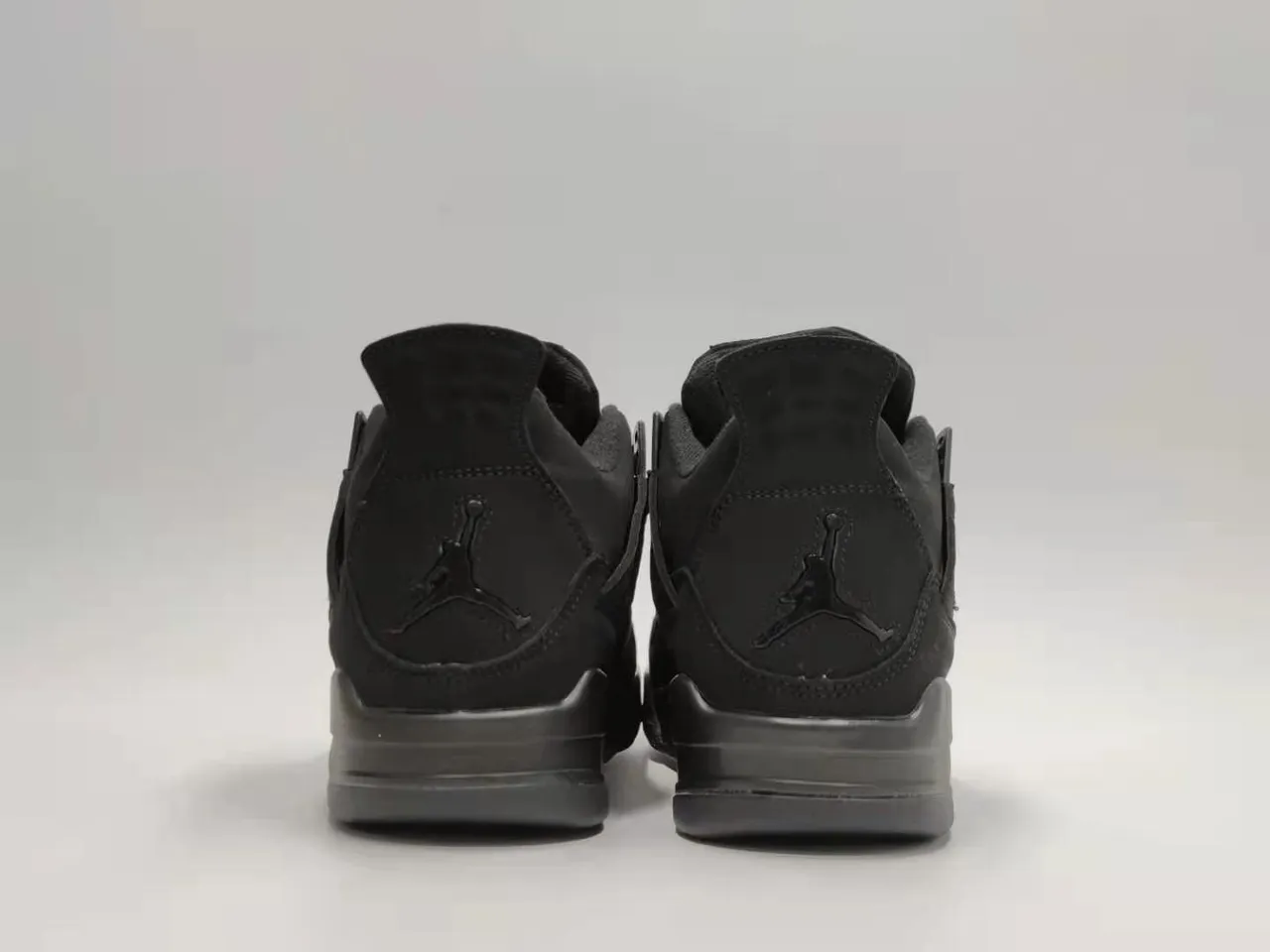 Tênis de basquete Air Jordan 4 preto monocromático 4