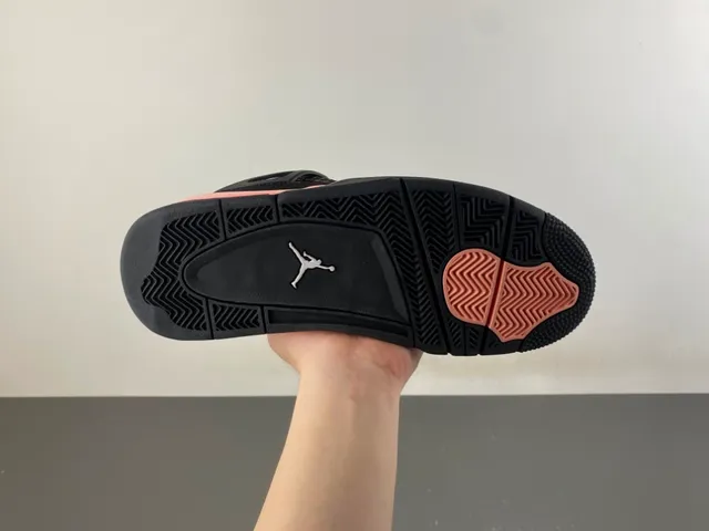 Tênis de basquete Air Jordan 4 preto e ouro rosa 9