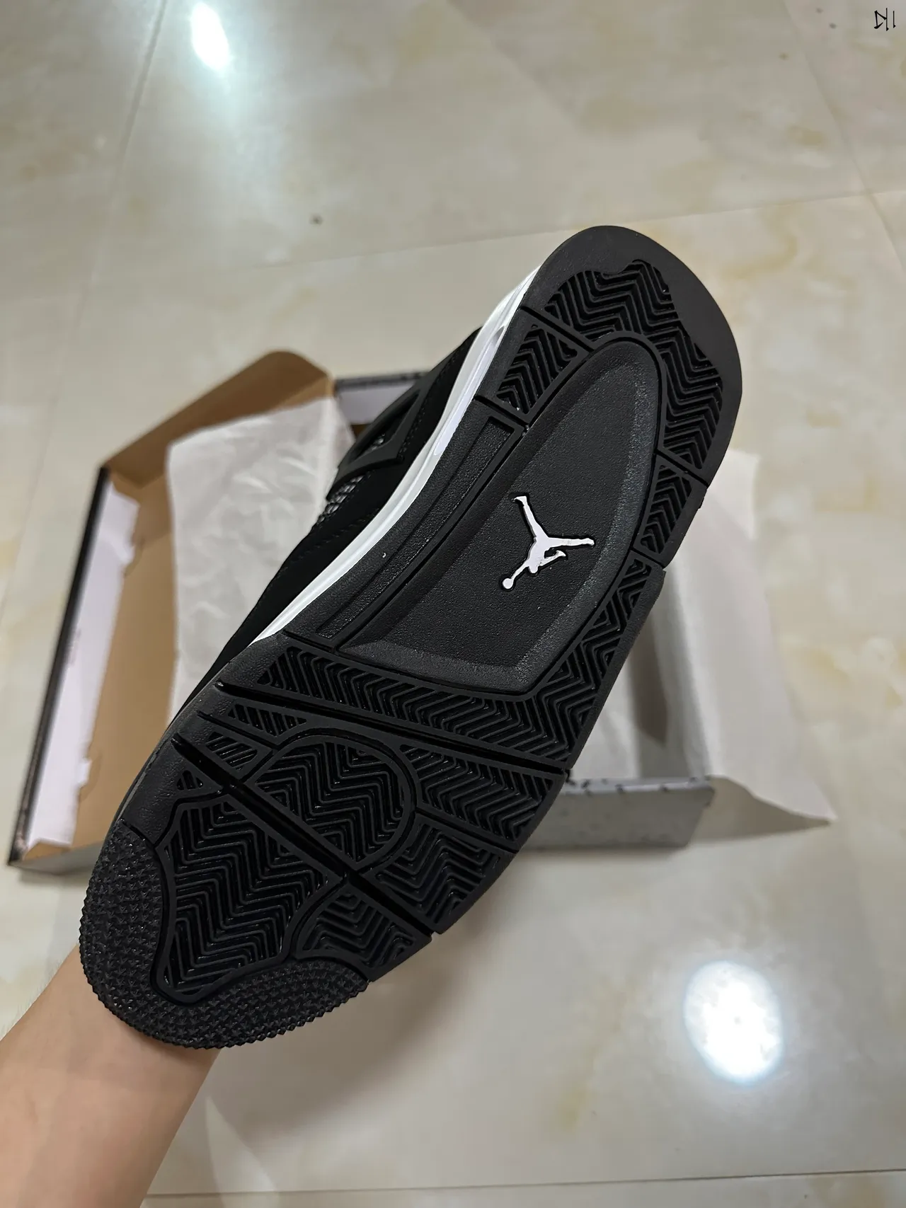 Air Jordan 4 Black White Basketball Shoes 5