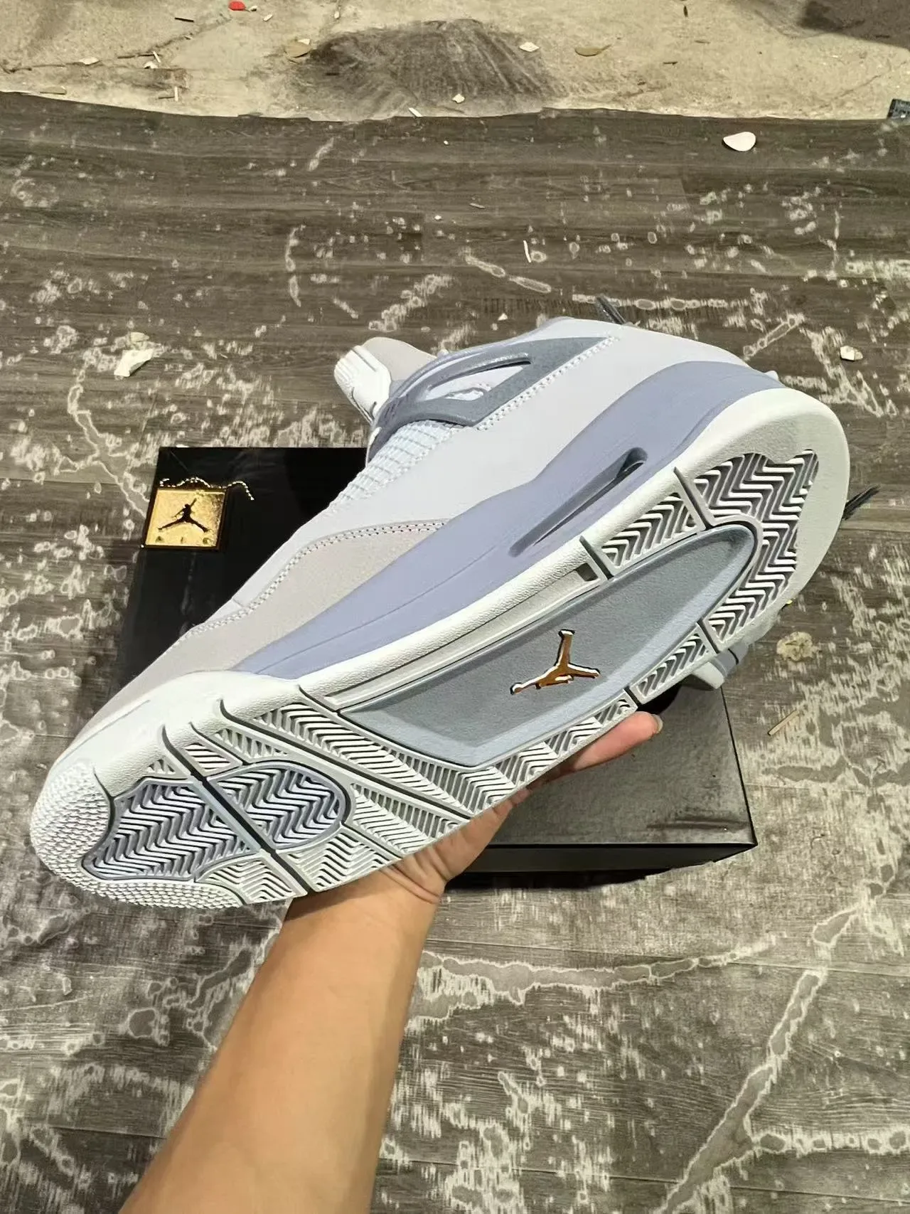 Air Jordan 4 Tênis de Basquete Cinza Claro e Cinza Médio 5